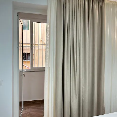 شقة Spacious Fancy تيرانا