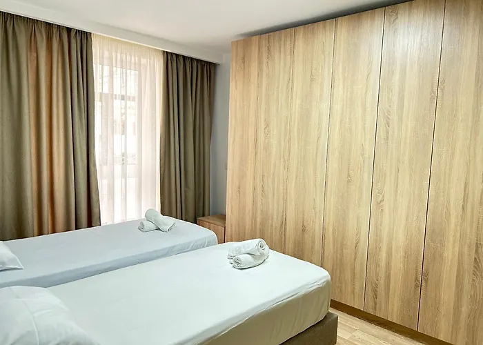 Apartment Spacious Fancy *