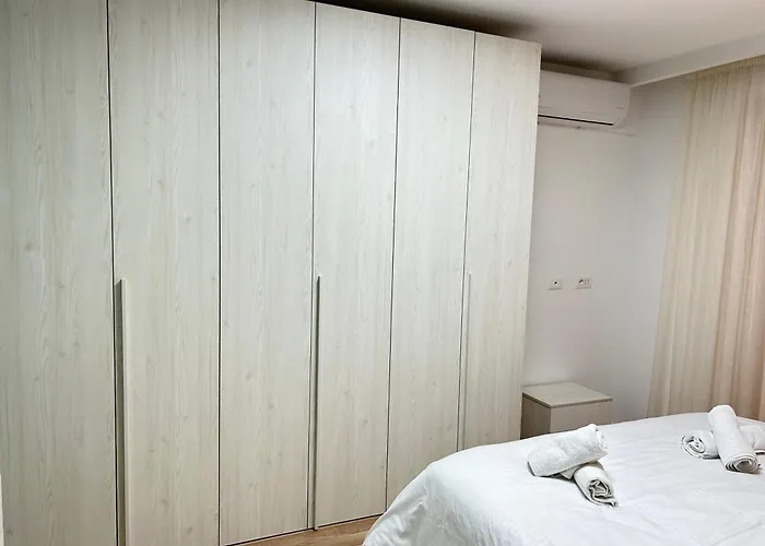 Spacious Fancy アパート *