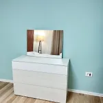 דירה Spacious Fancy טיראנה