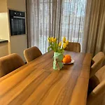 Spacious Fancy דירה *