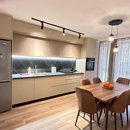 Apartment Spacious Fancy Tirana